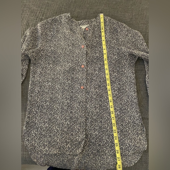 Beautiful blouse for work - Picture 2 of 3